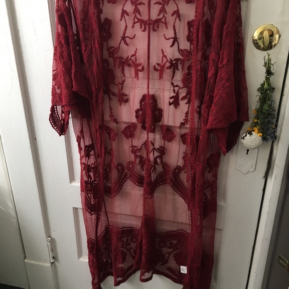 🌼Blue Rain Lacey Maroon robe - Picture 7 of 11